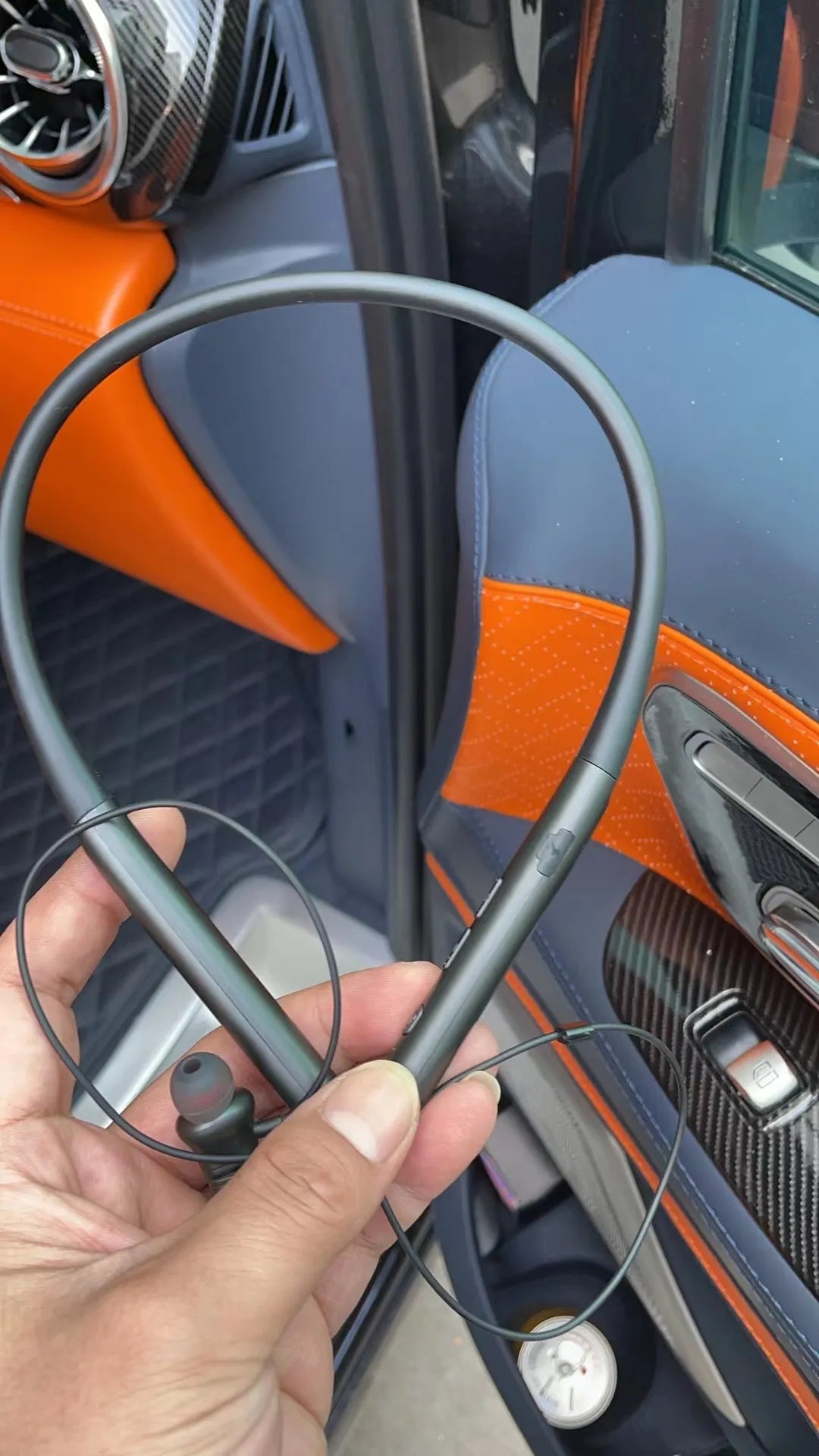 Wireless Headphones Bluetooth Neckband Magnetic Earphones Sports Running Earbuds Bluetooth 5.2 with Mic