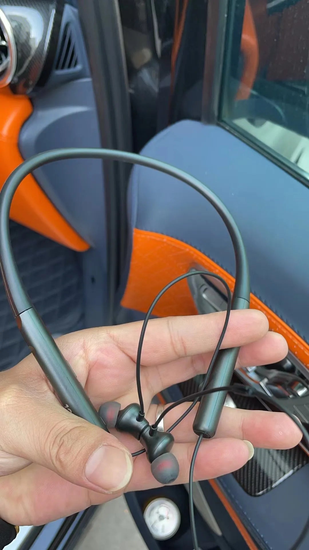 Wireless Headphones Bluetooth Neckband Magnetic Earphones Sports Running Earbuds Bluetooth 5.2 with Mic